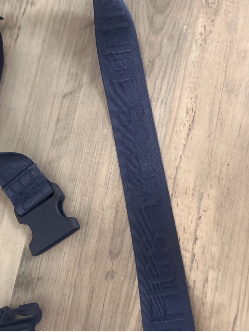 New! Figs Navy Crossbody Sling Bag - Picture 5 of 5